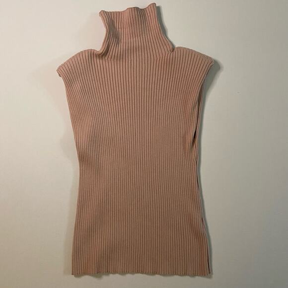 Fate sleeveless ribbed sleeveless top with funnel neck and shoulder pads. Size M - Picture 4 of 7